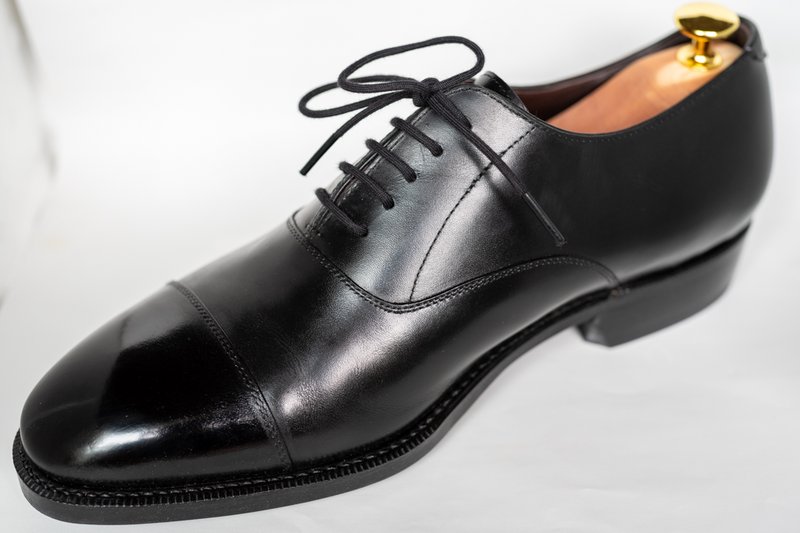 Straight Tip Oxford: TK 270 Rubber Sole; Annonay Vocalou Calf; Black